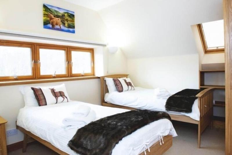 Clovenstone Lodges image
