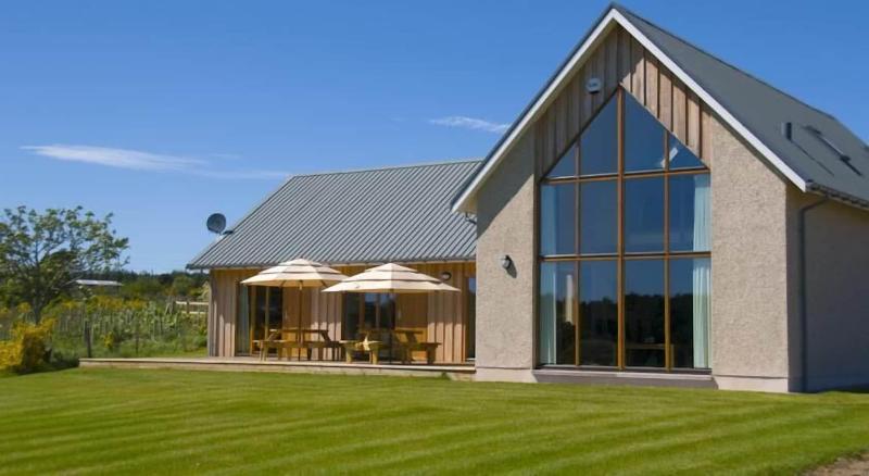 Clovenstone Lodges image