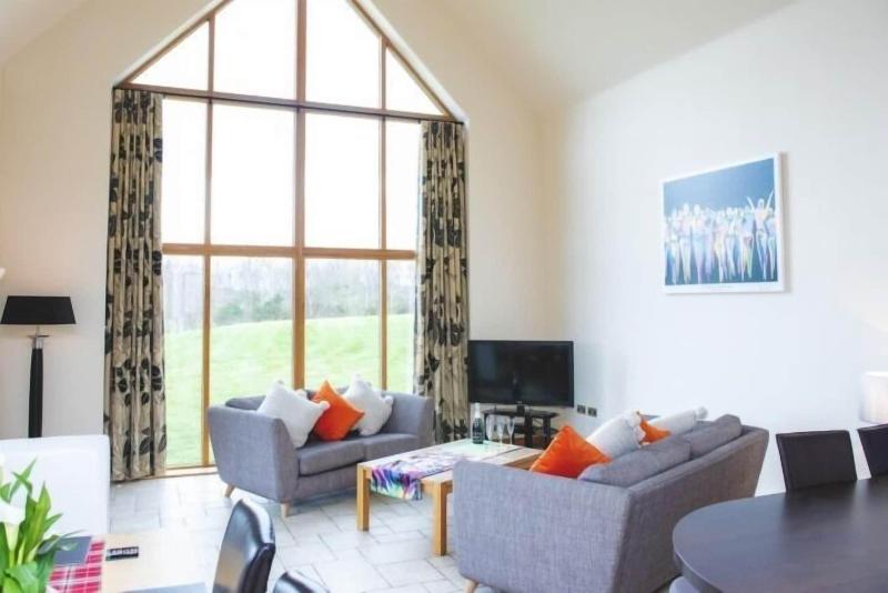 Clovenstone Lodges image