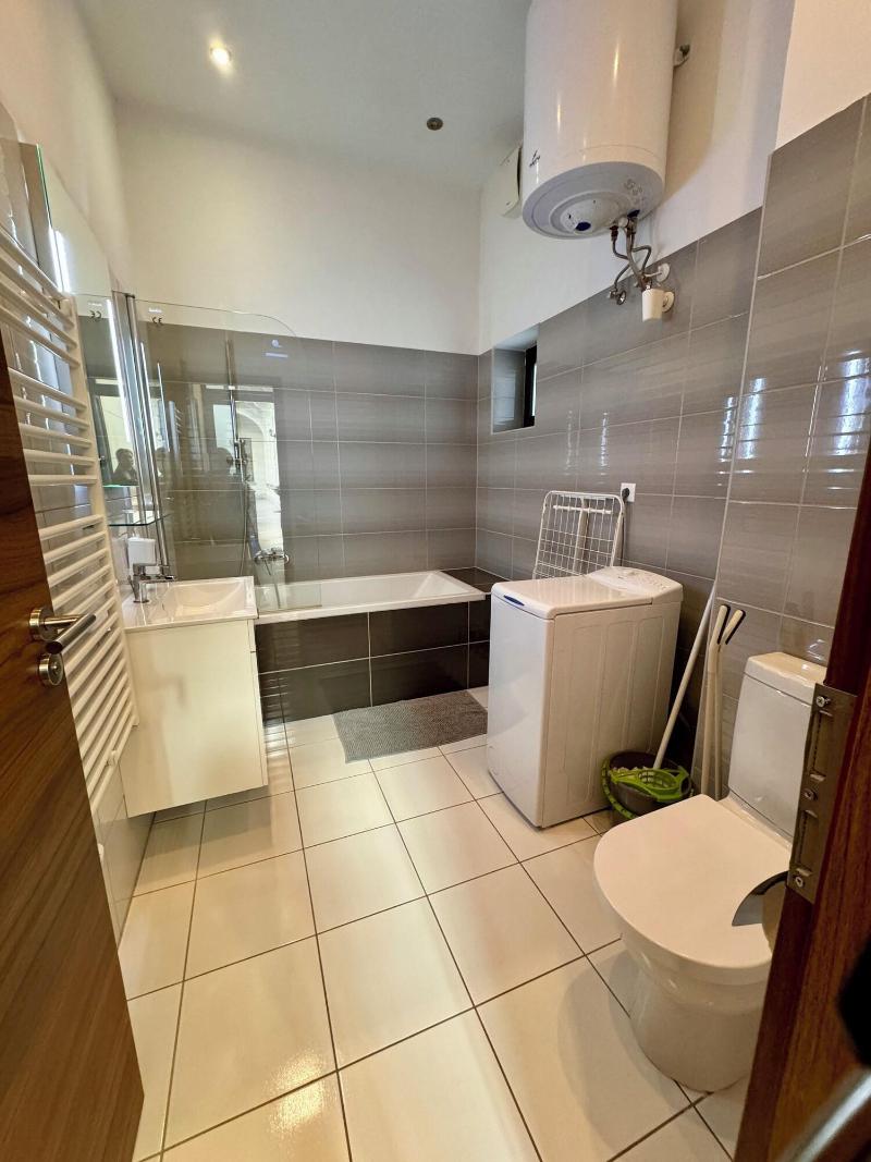 Gracia Apartment House image