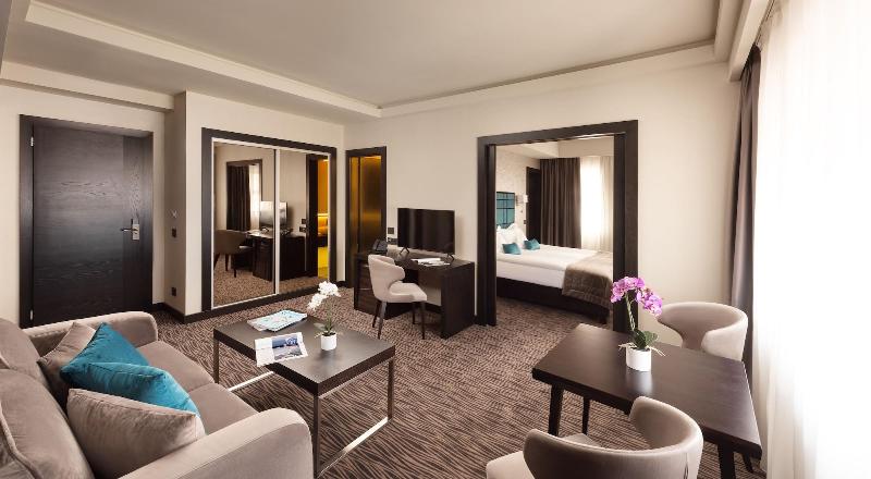 Old Town Hotel image