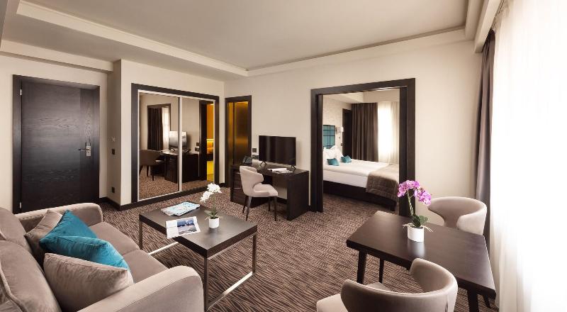 Old Town Hotel image