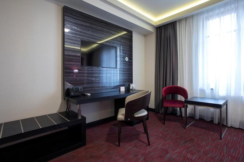 Old Town Hotel image