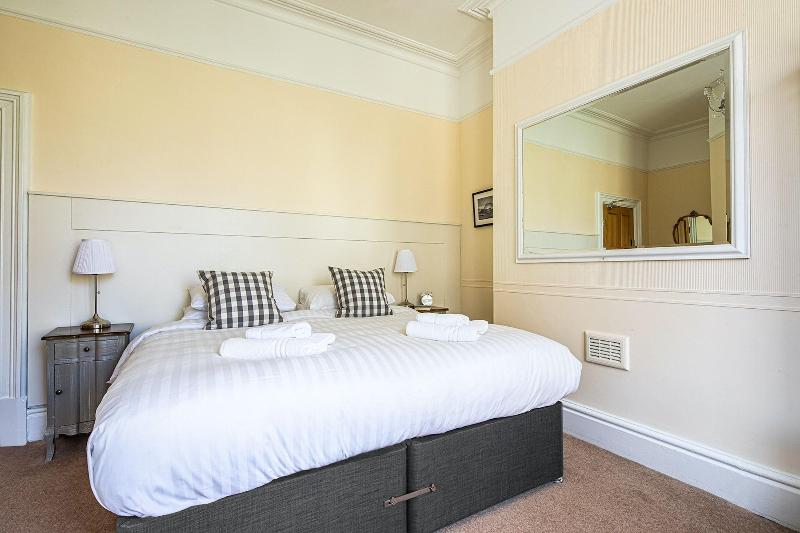 Fountains Guest House image