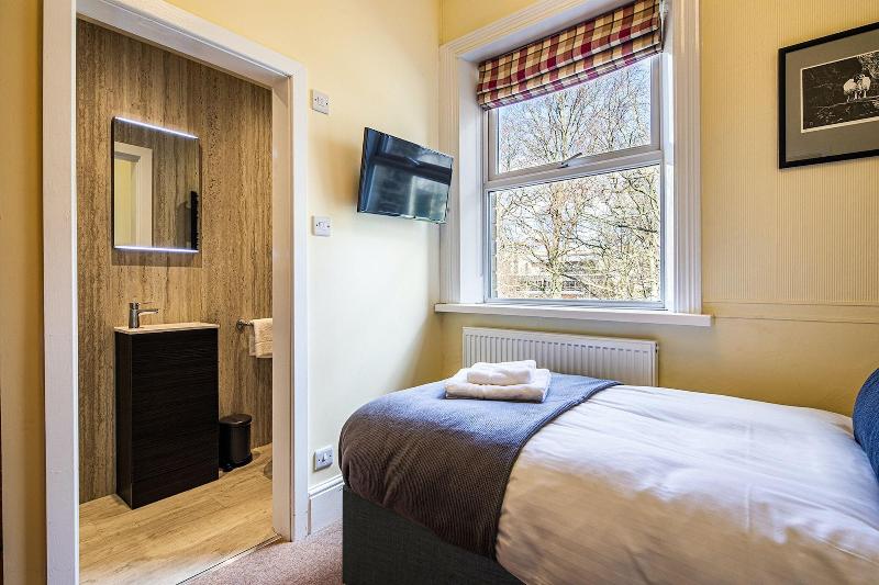 Fountains Guest House image