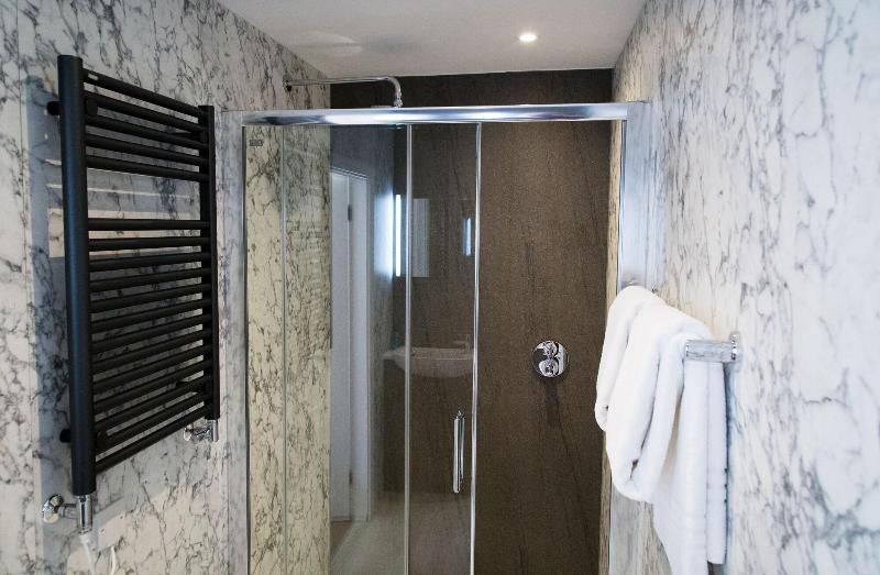 Fountains Guest House image