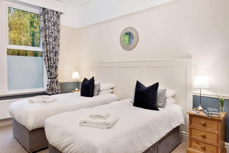 Fountains Guest House image