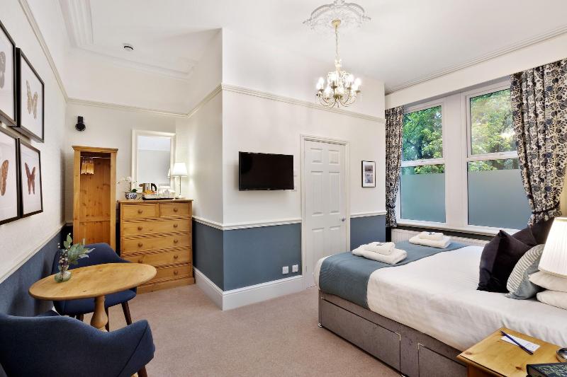Fountains Guest House image