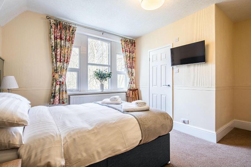 Fountains Guest House image