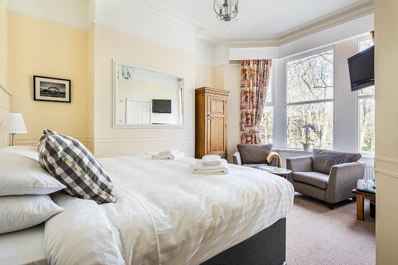 Fountains Guest House image