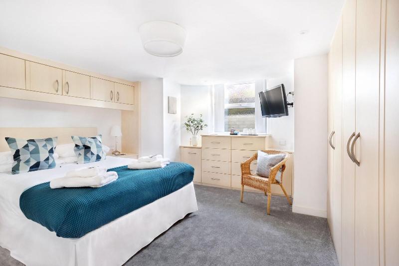 Fountains Guest House image