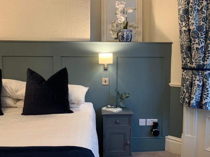Fountains Guest House image