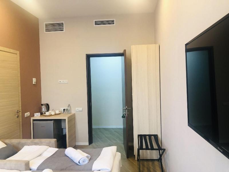4Guest Hotel image