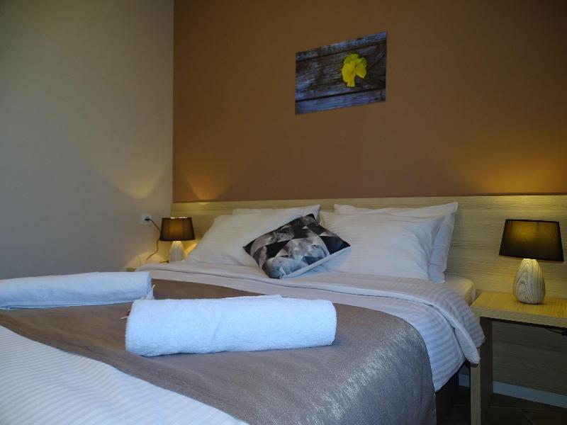 4Guest Hotel image