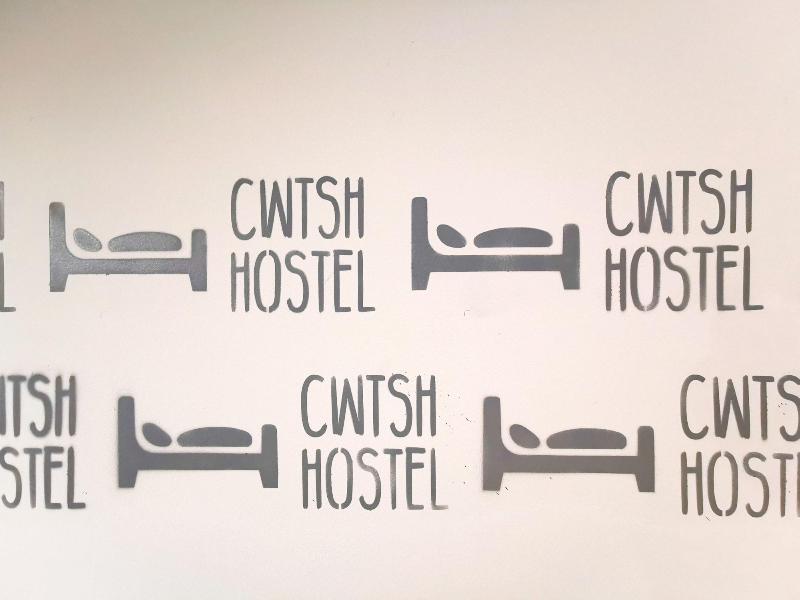 Cwtsh Hostel image
