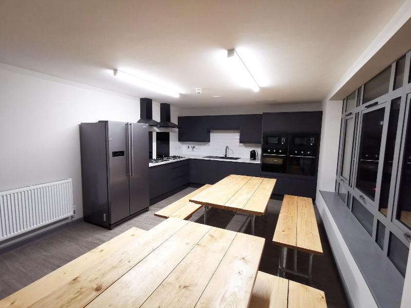 Cwtsh Hostel image