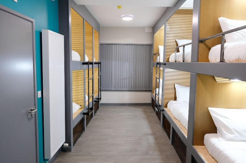 Cwtsh Hostel image