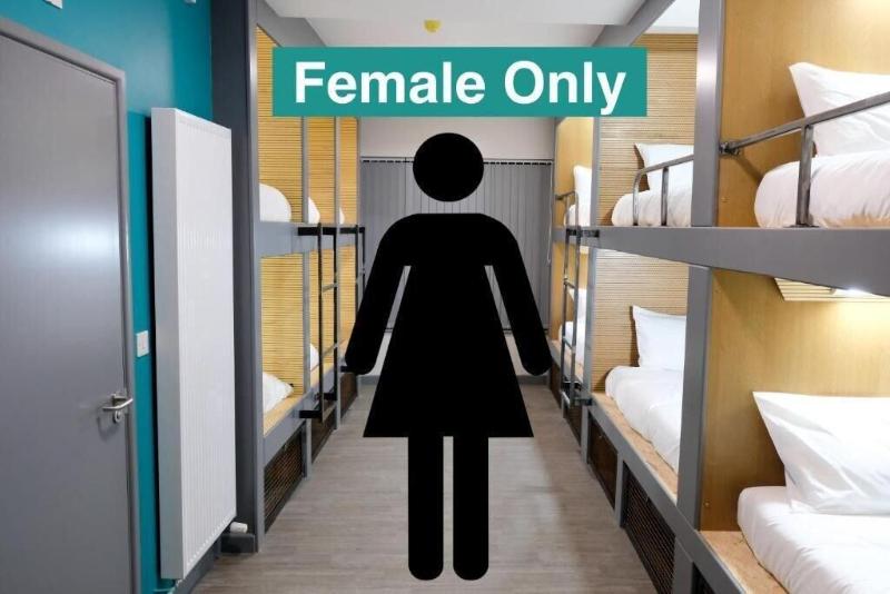 Cwtsh Hostel image