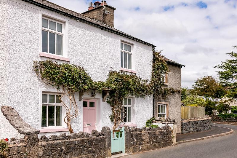 Maggie Puddle Cottage image