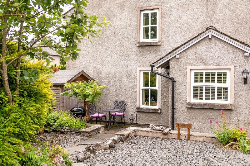 Maggie Puddle Cottage image