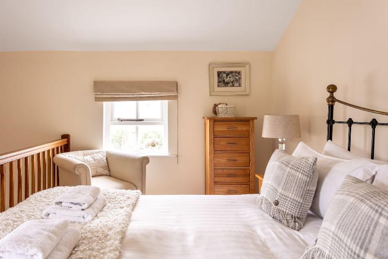 Maggie Puddle Cottage image