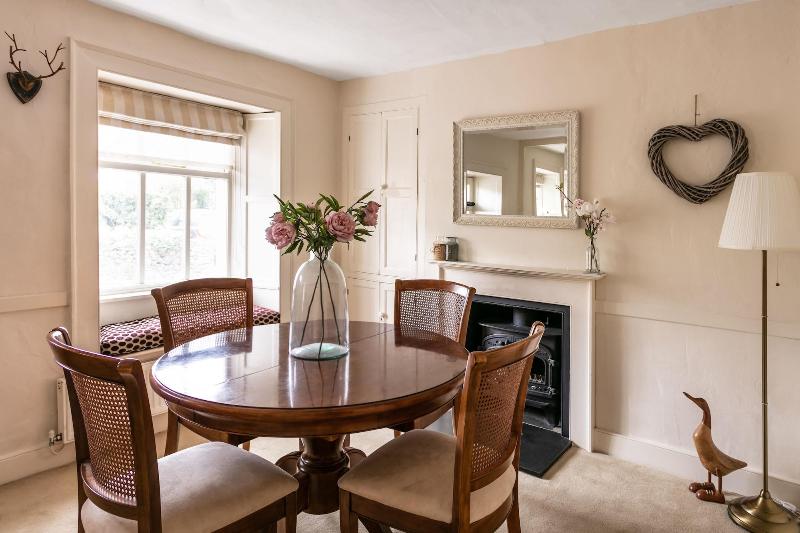 Maggie Puddle Cottage image