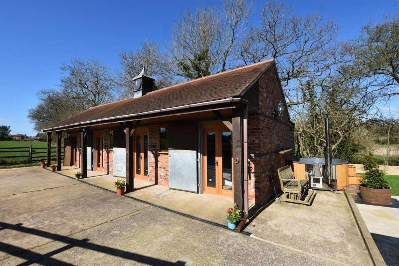 Oak Tree Stables image
