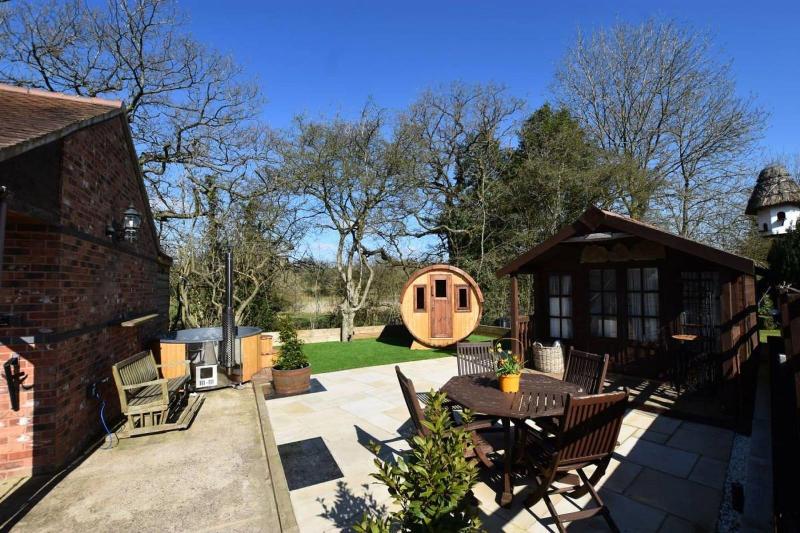 Oak Tree Stables image