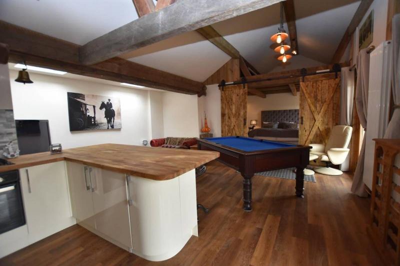 Oak Tree Stables image