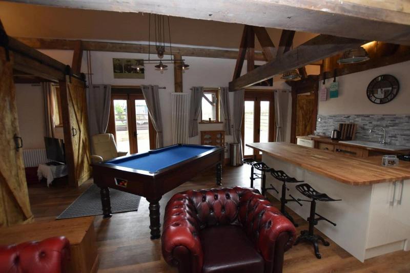 Oak Tree Stables image