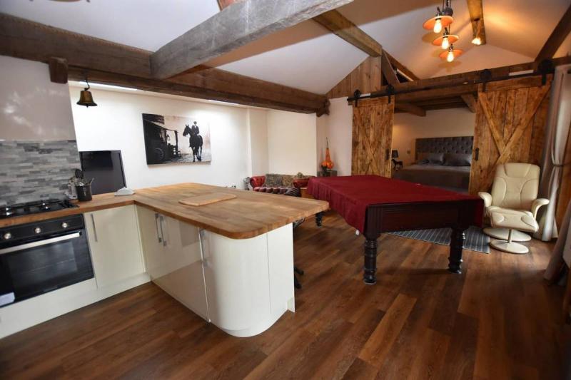 Oak Tree Stables image
