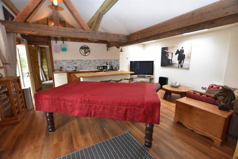 Oak Tree Stables image