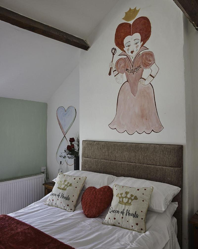 Violets Wonderland Cottage image