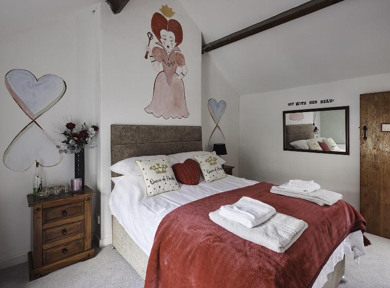 Violets Wonderland Cottage image