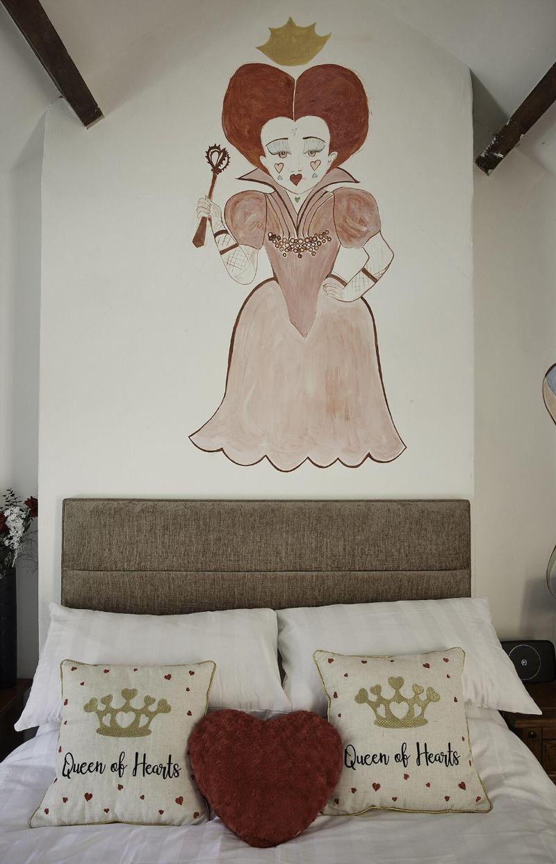 Violets Wonderland Cottage image