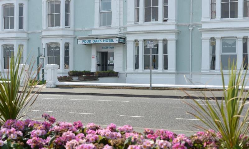 Four Oaks Hotel image