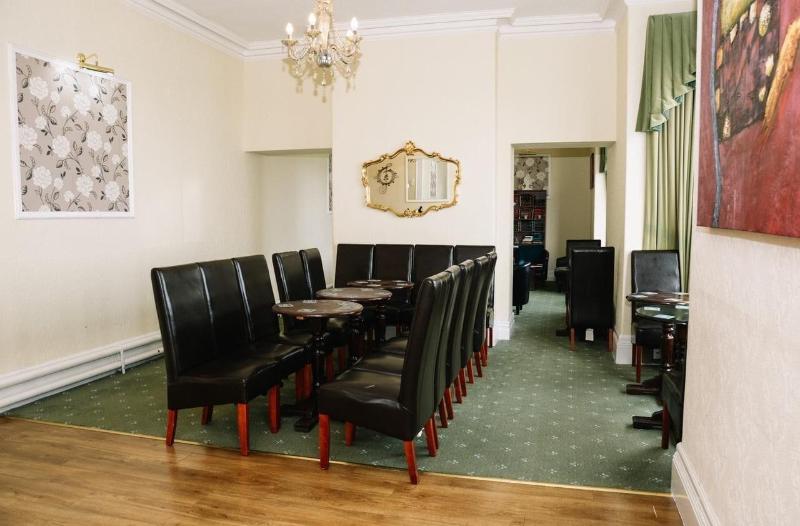 Four Oaks Hotel image