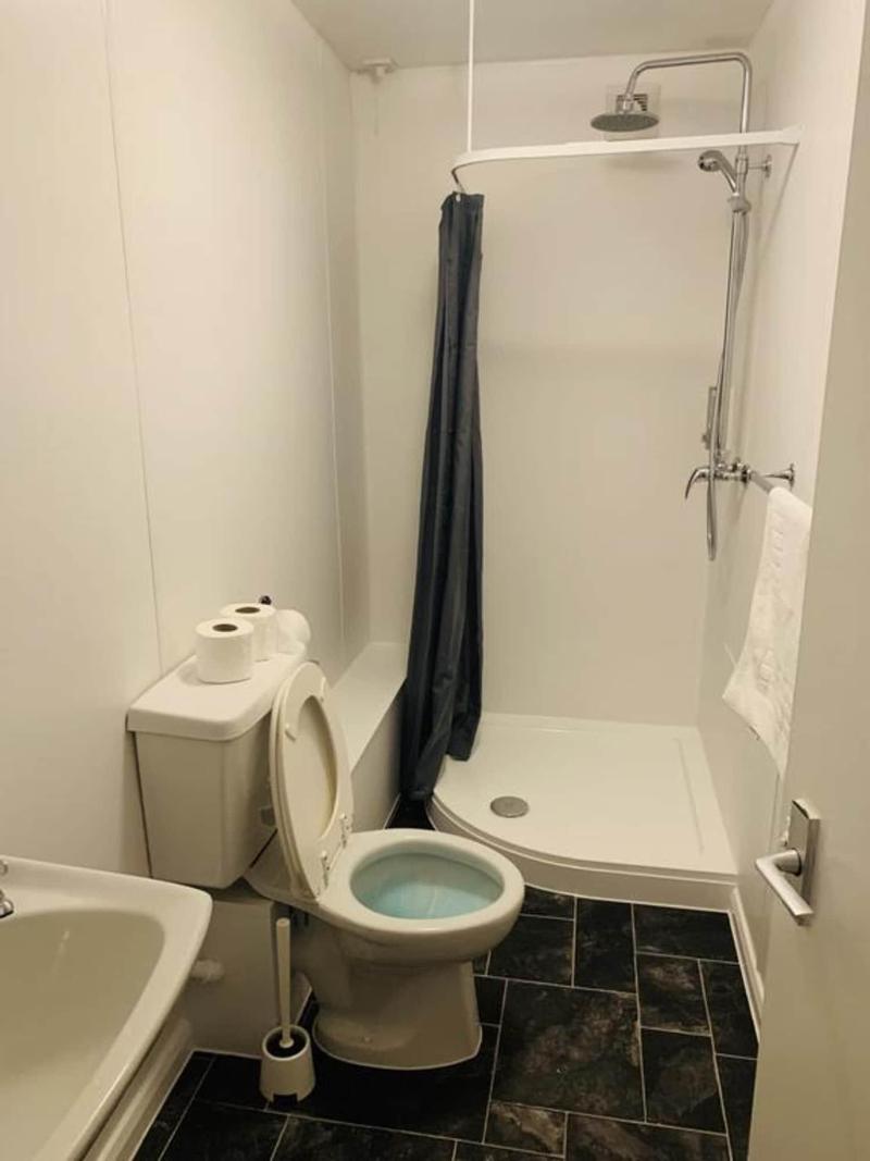 Four Oaks Hotel image