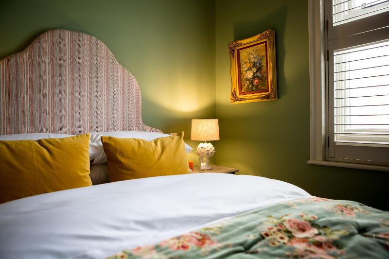 Moore House image
