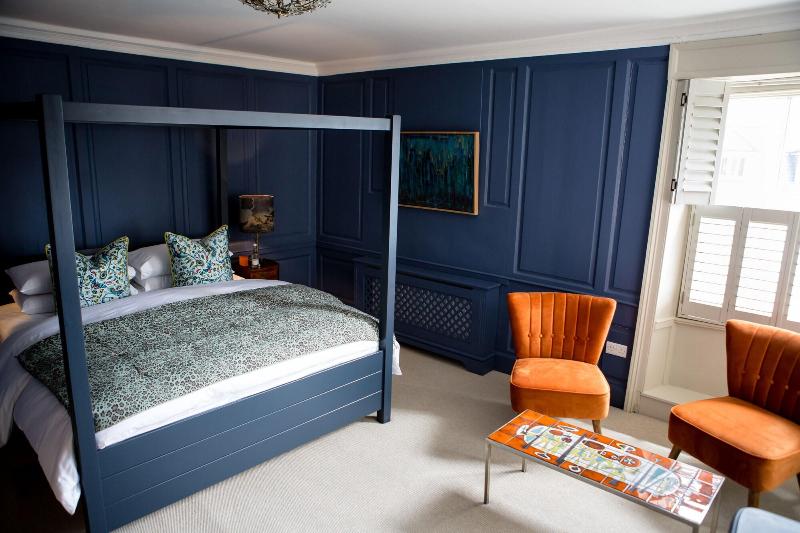 Moore House image