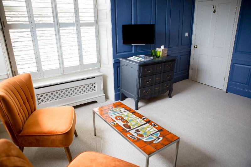 Moore House image