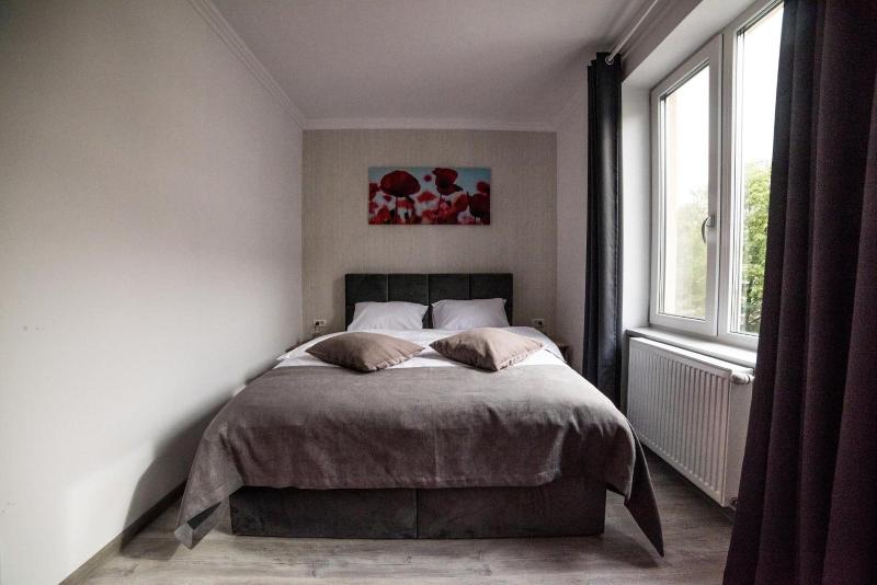 Complex Living image