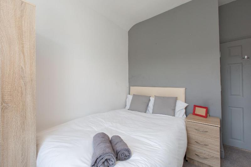 Townhouse @ 27 Electricity St Crewe image