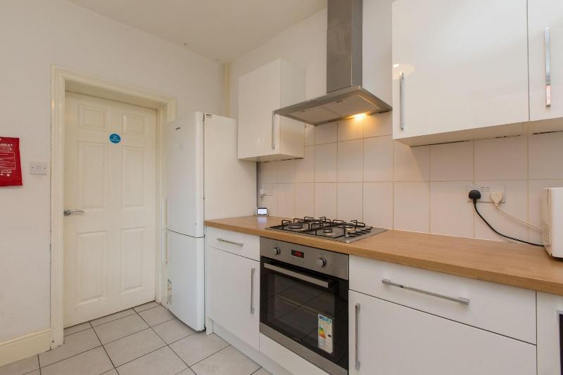 Townhouse @ 27 Electricity St Crewe image