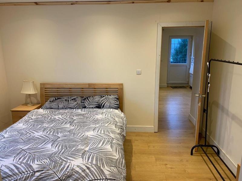 1-bed Unit 10 Minute Drive From Hellfire Caves image
