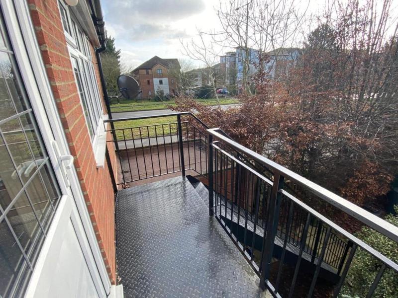 1-bed Unit 10 Minute Drive From Hellfire Caves image