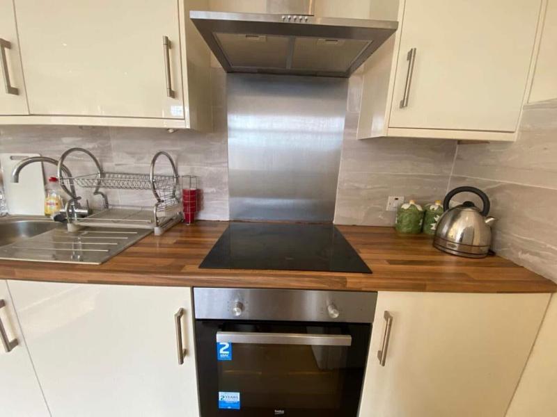 1-bed Unit 10 Minute Drive From Hellfire Caves image