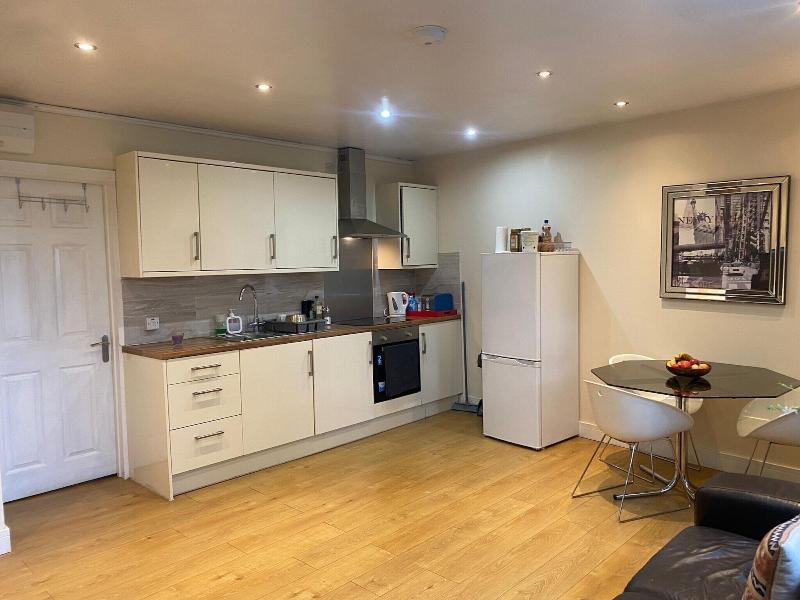 1-bed Unit 10 Minute Drive From Hellfire Caves image