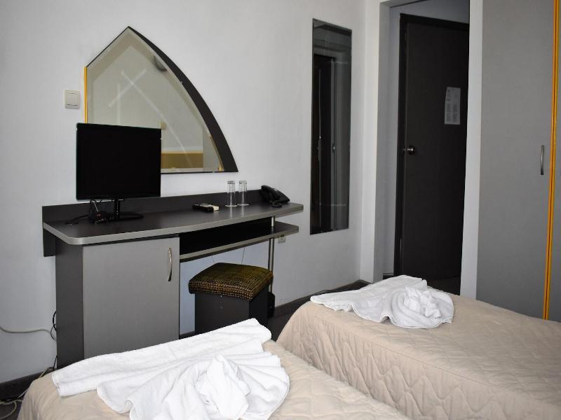 Hotel Opera Plaza image