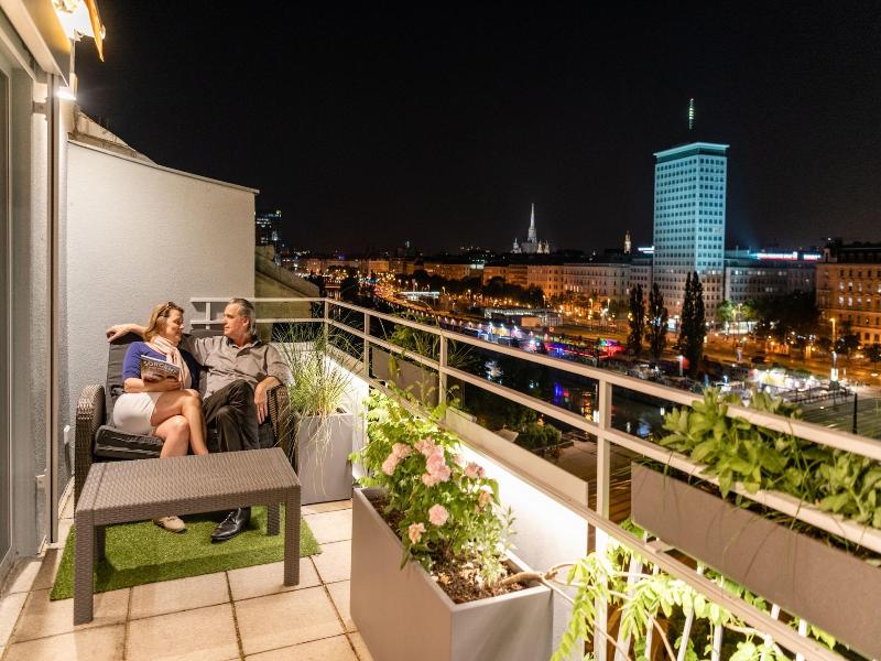 Skyflats Vienna Ring View image